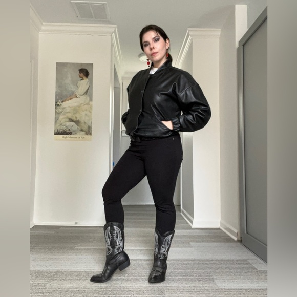 Meet your Posher, Haley - Picture 3 of 6